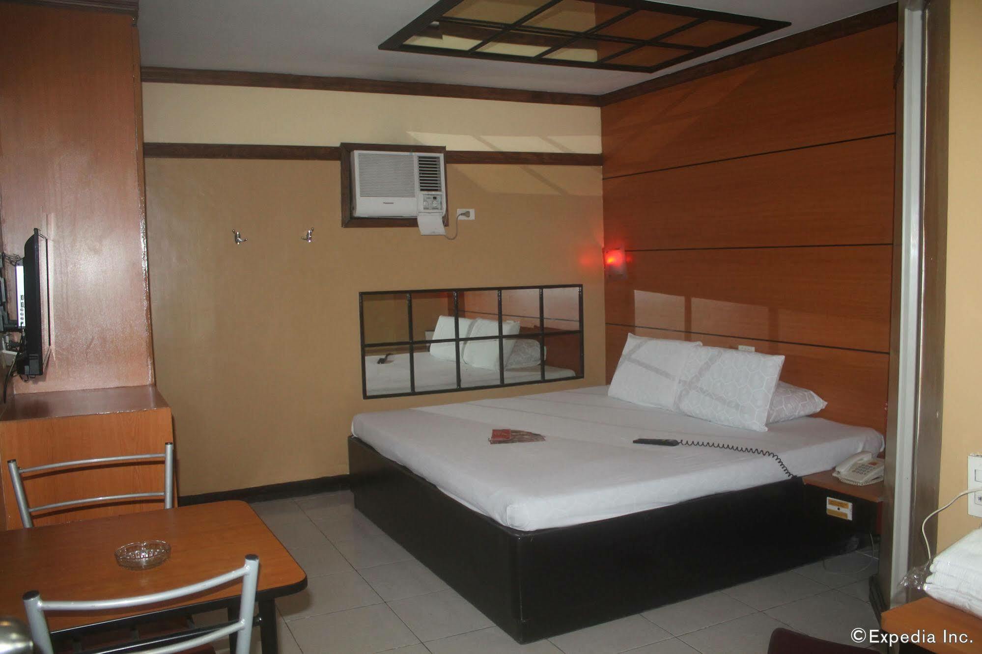 Hotel Sogo Guadalupe Makati City Esterno foto