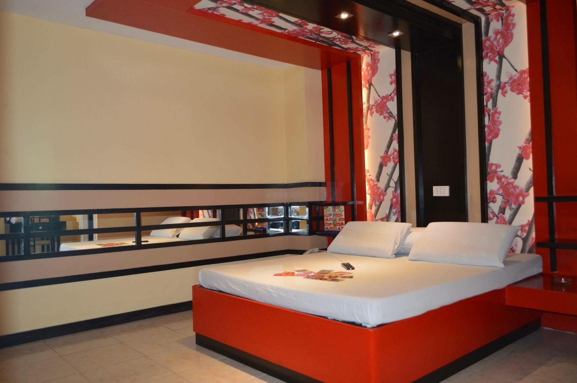 Hotel Sogo Guadalupe Makati City Esterno foto