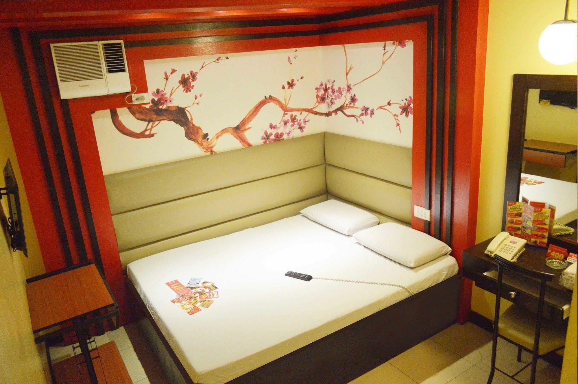 Hotel Sogo Guadalupe Makati City Esterno foto