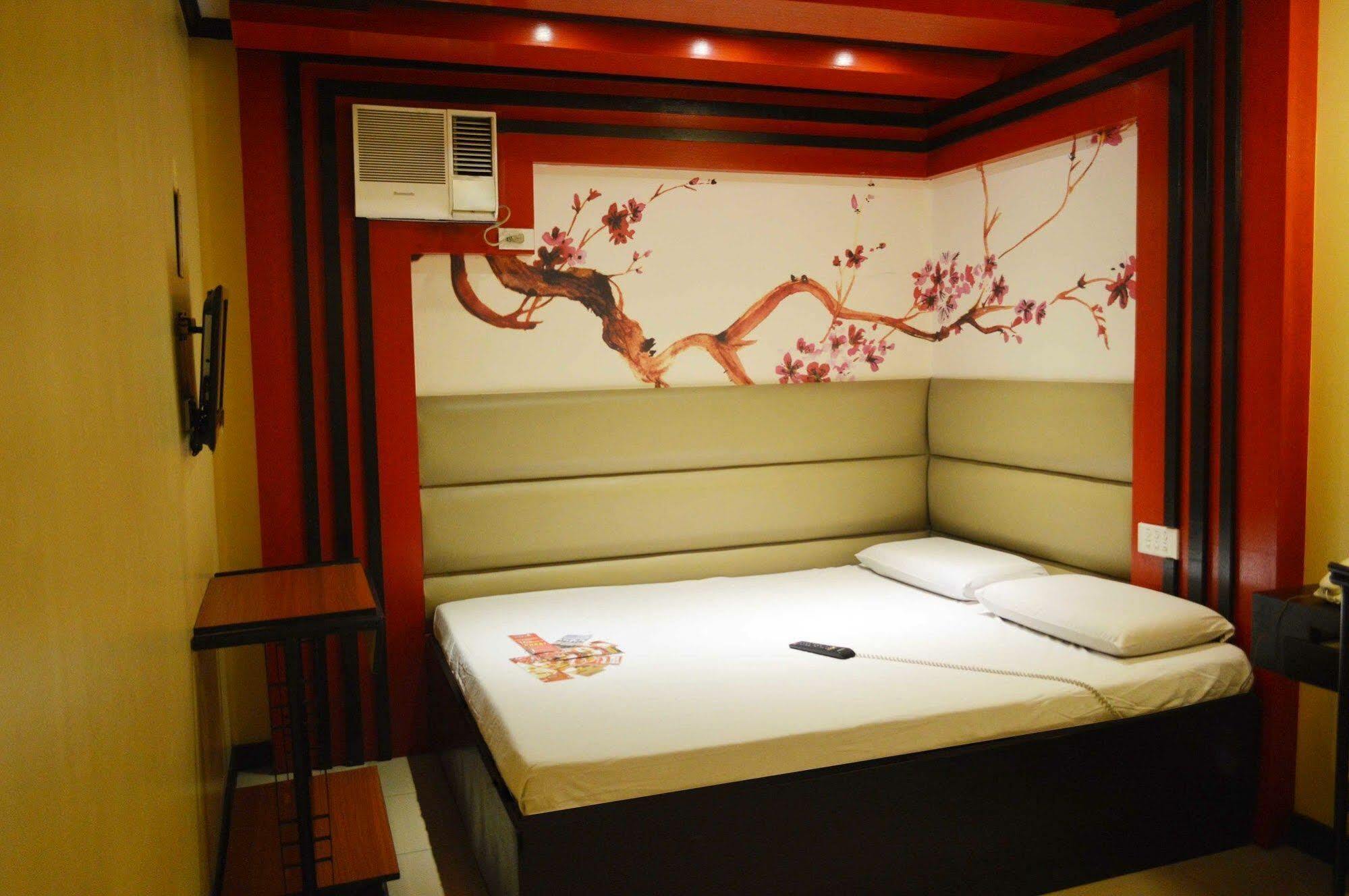 Hotel Sogo Guadalupe Makati City Esterno foto