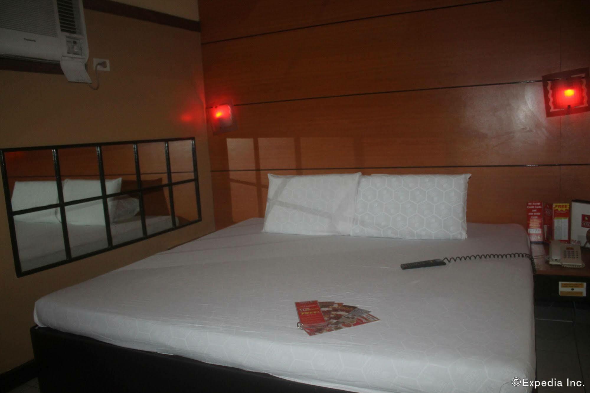 Hotel Sogo Guadalupe Makati City Esterno foto