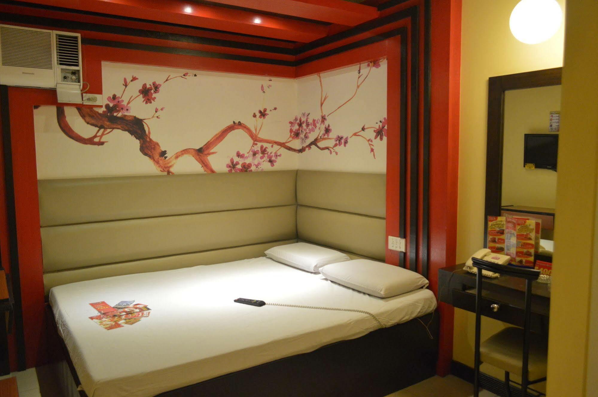 Hotel Sogo Guadalupe Makati City Esterno foto