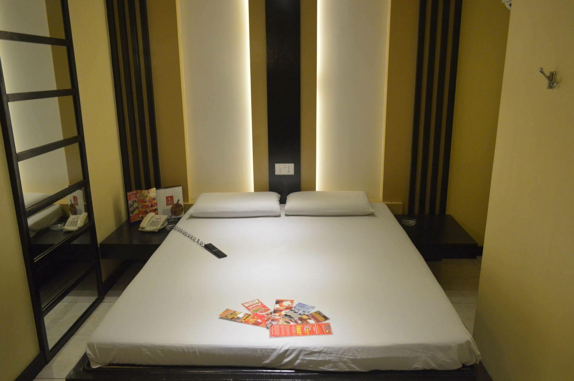 Hotel Sogo Guadalupe Makati City Esterno foto