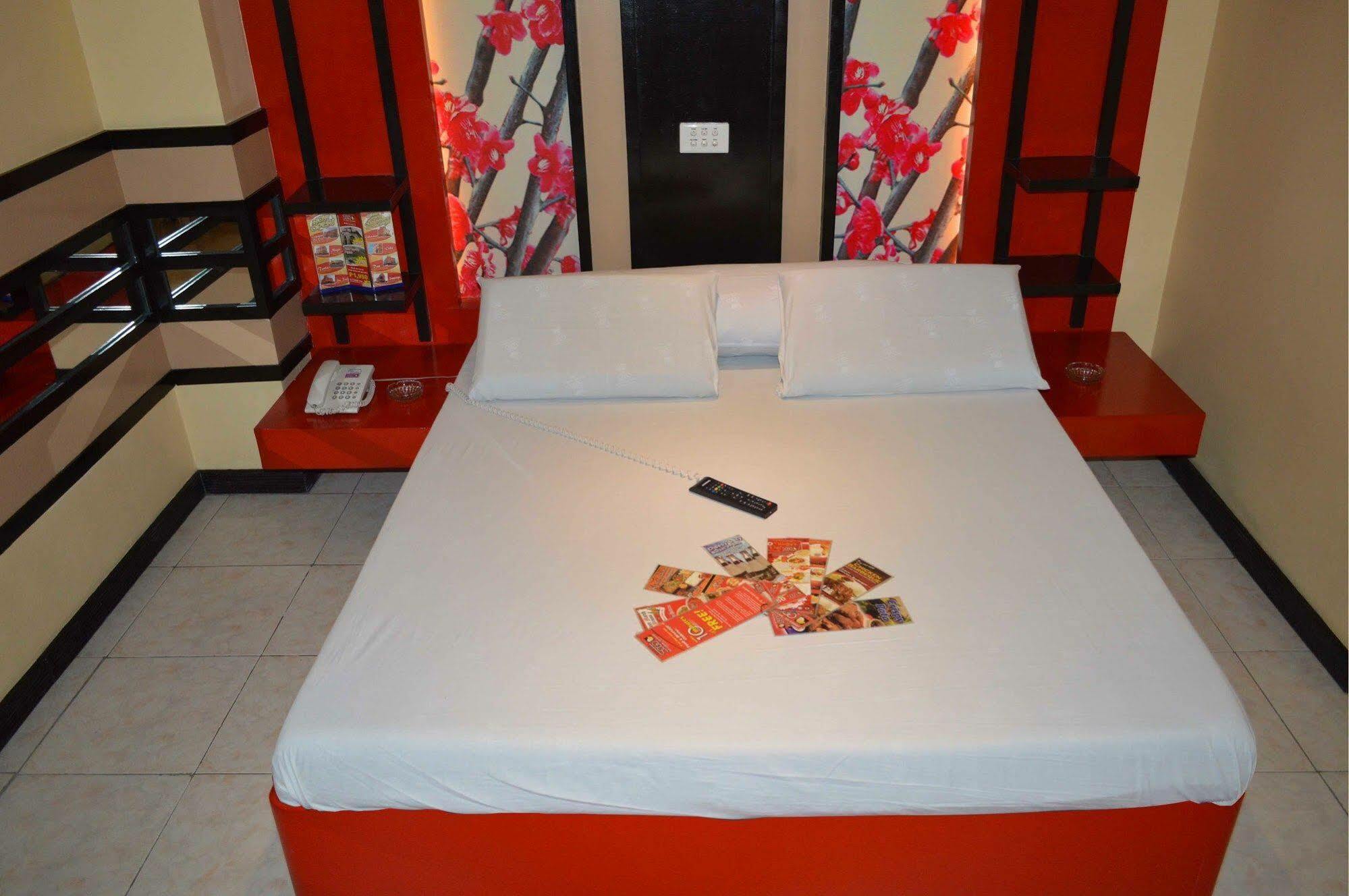 Hotel Sogo Guadalupe Makati City Esterno foto
