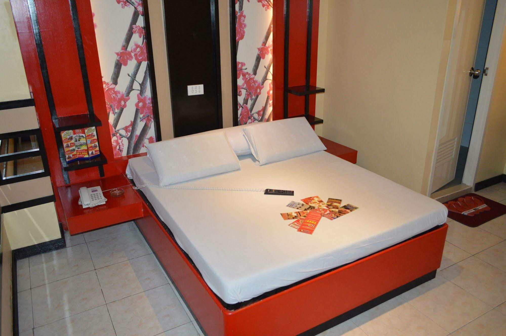 Hotel Sogo Guadalupe Makati City Esterno foto